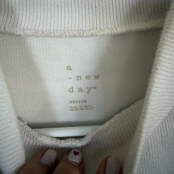 A New Day Sleeveless Halter Crop Tank - Picture 3 of 4